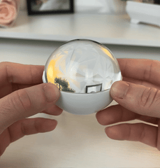 Memory Globe: Moments Frozen in Time